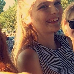 Meet your Posher, Caroline